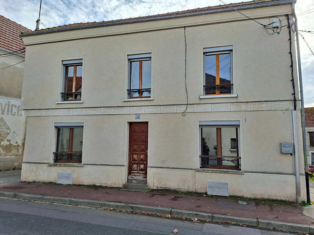 Maison à CROUY-SUR-OURCQ