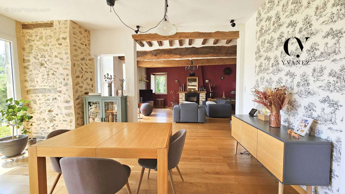 Maison à DOMAGNE