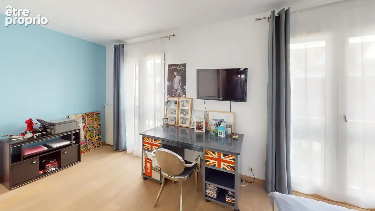 Exclusivité - l'adresse de prestige - maison familiale contemporaine de 161m² (200m² au sol) avec jardin et double garage - photo 9