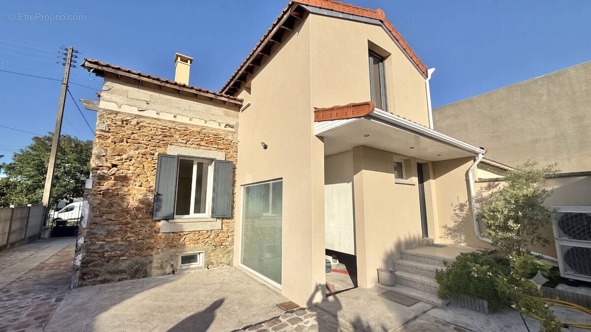 Maison à CORBEIL-ESSONNES