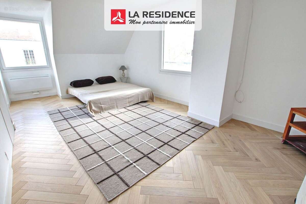 Maison 168 m² à Les Essarts-Le-Roi  - photo 6