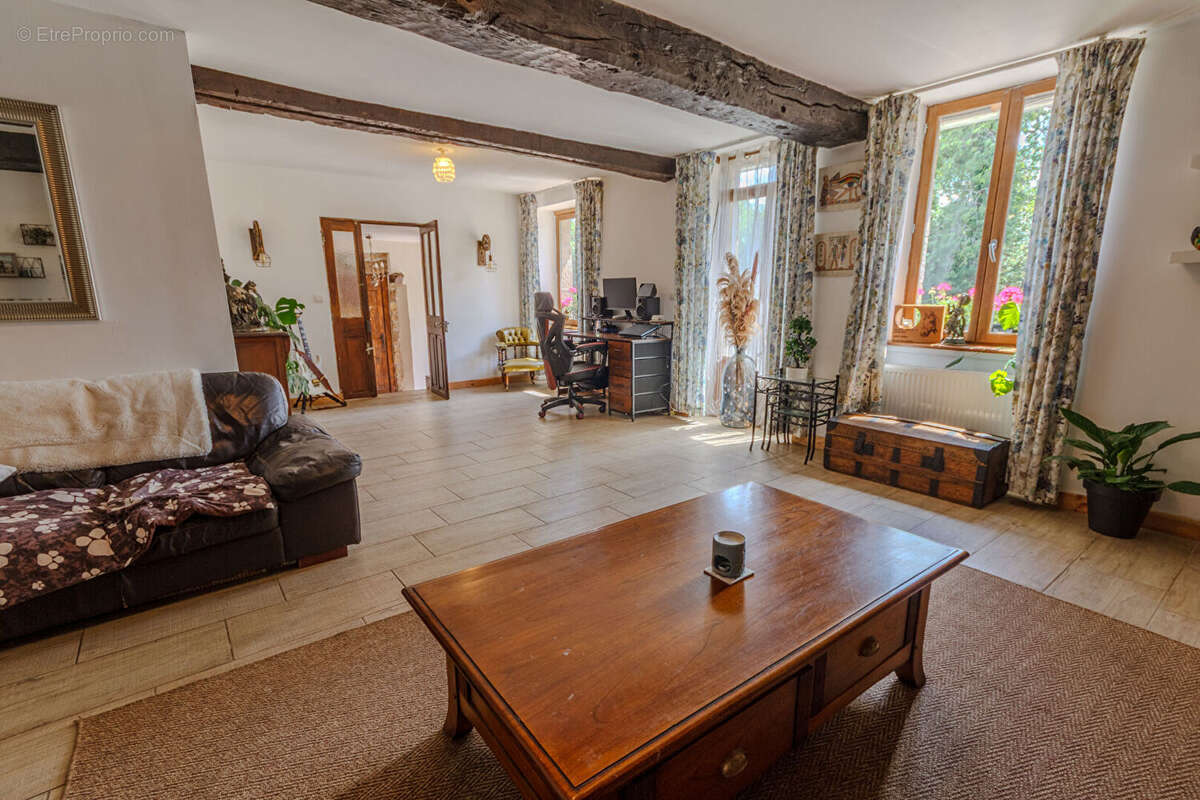 Manche : Maison en pierre de 3 chambres avec studio, écuries et terrain. - photo 9