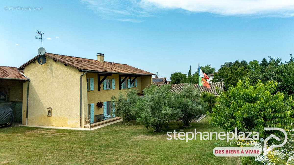 Ferme rénovée avec dépendances - photo 3