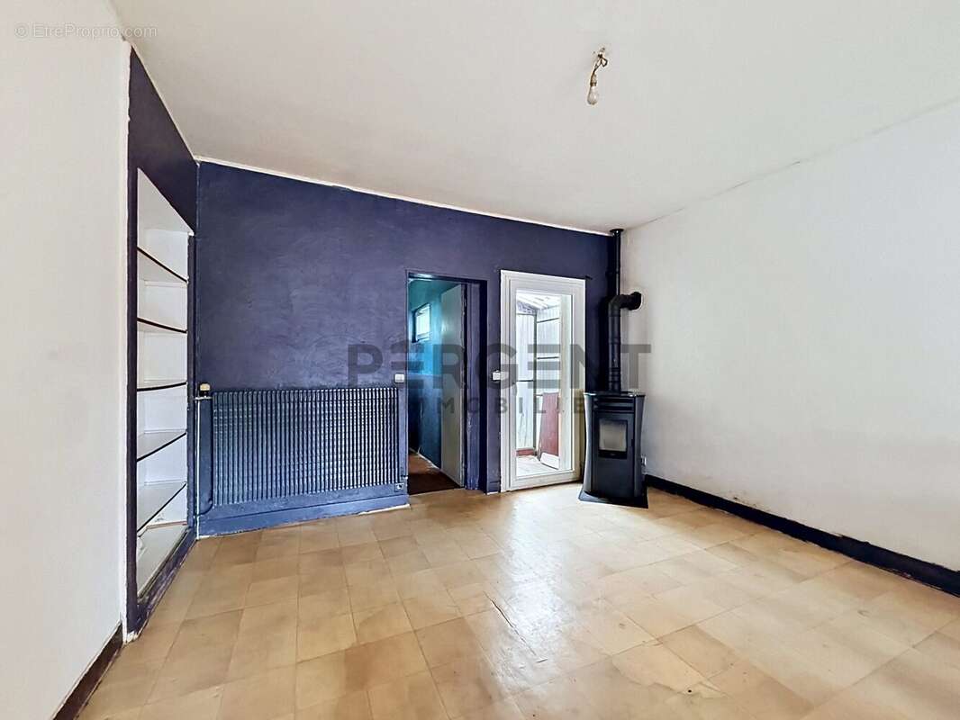 Maison à VIVIER-AU-COURT