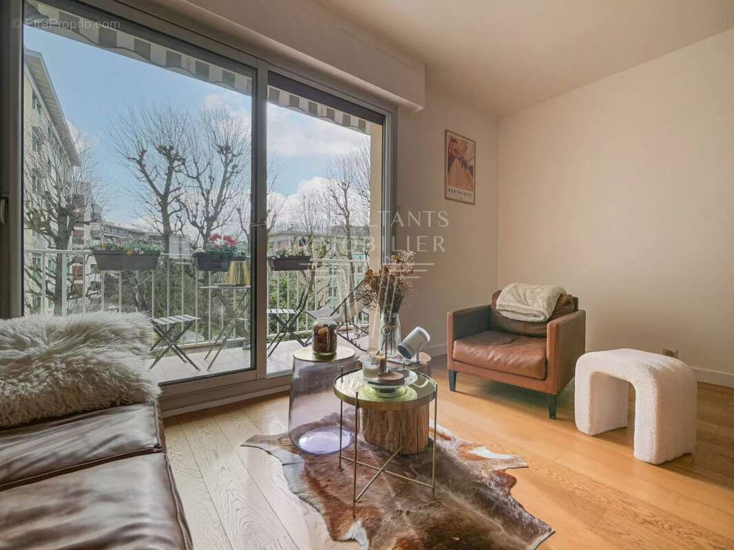 Appartement à NEUILLY-SUR-SEINE