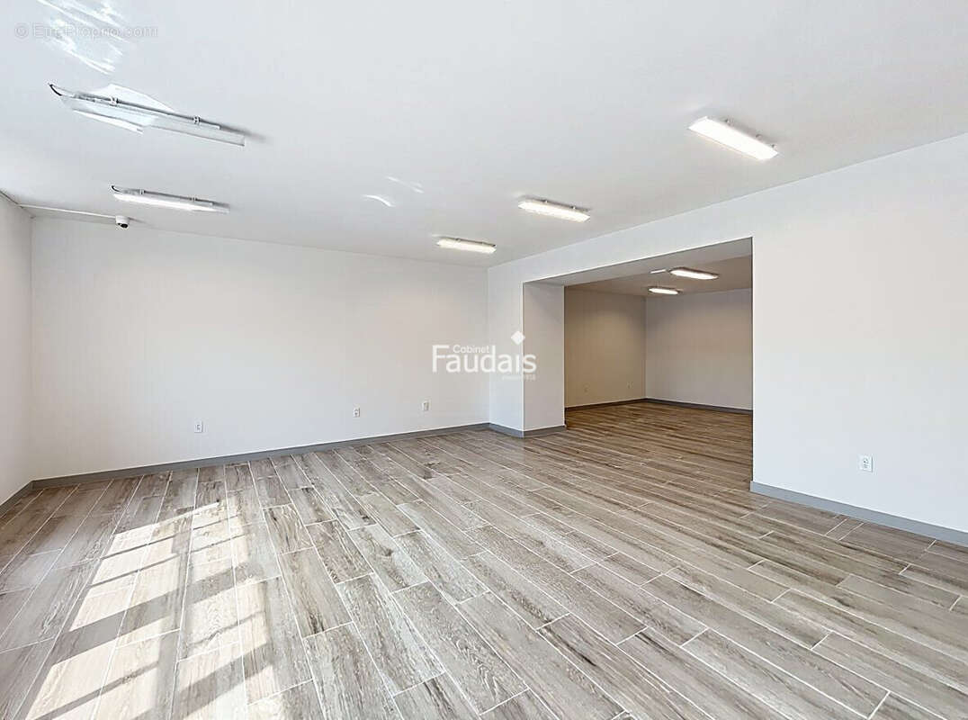 386 m² à Sainte-Mere-Eglise  - photo 6