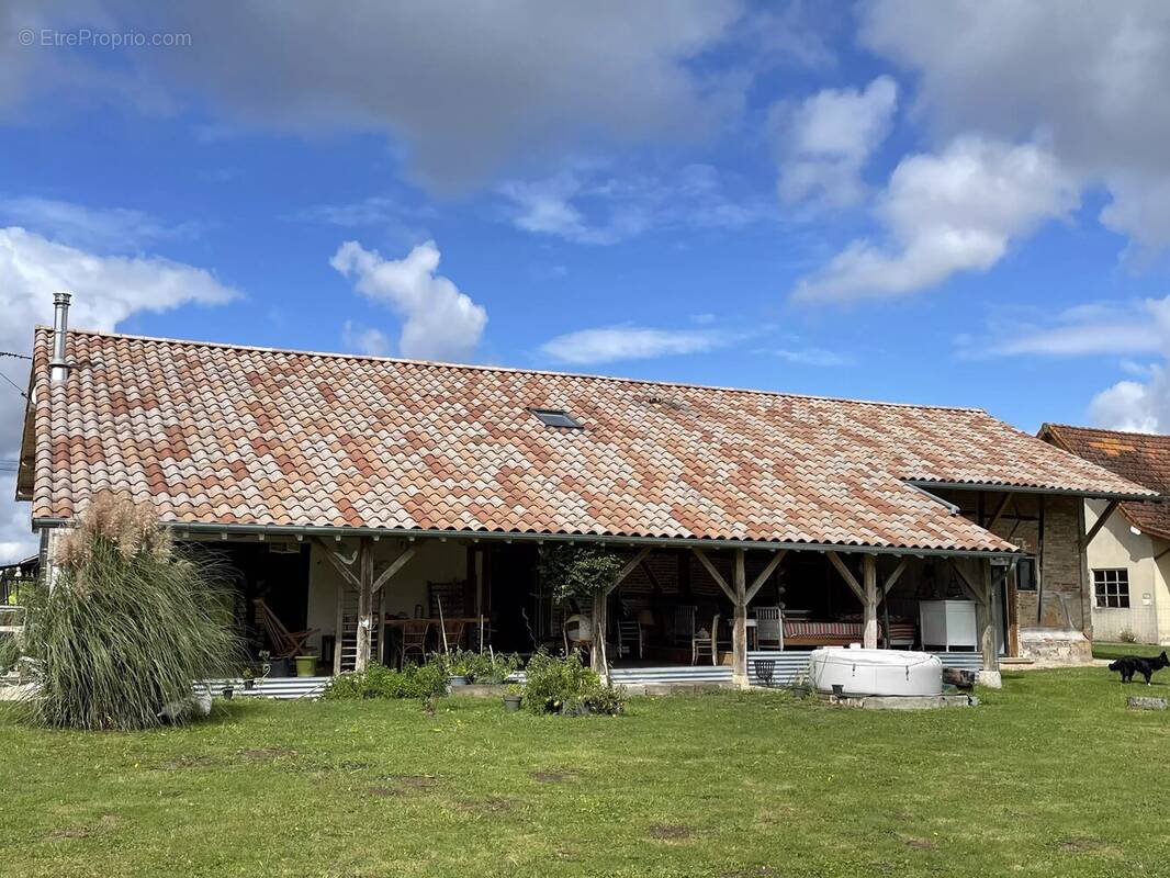 Maison à VARENNES-SAINT-SAUVEUR