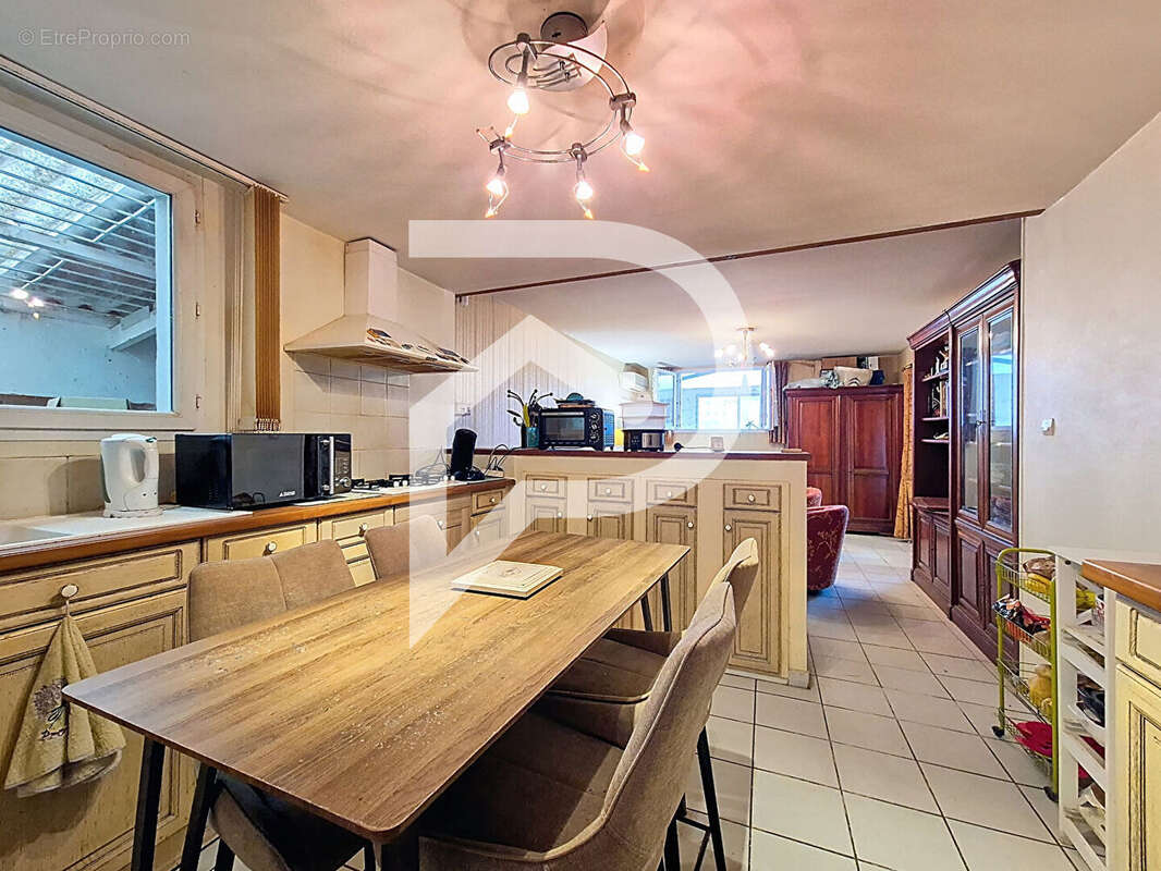 Maison à MONTELIMAR