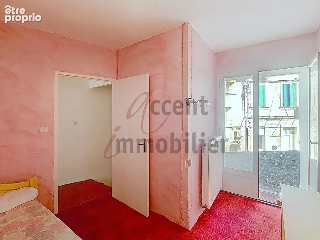 Noves : Maison à rénover avec terrasse en plein coeur du village - photo 16
