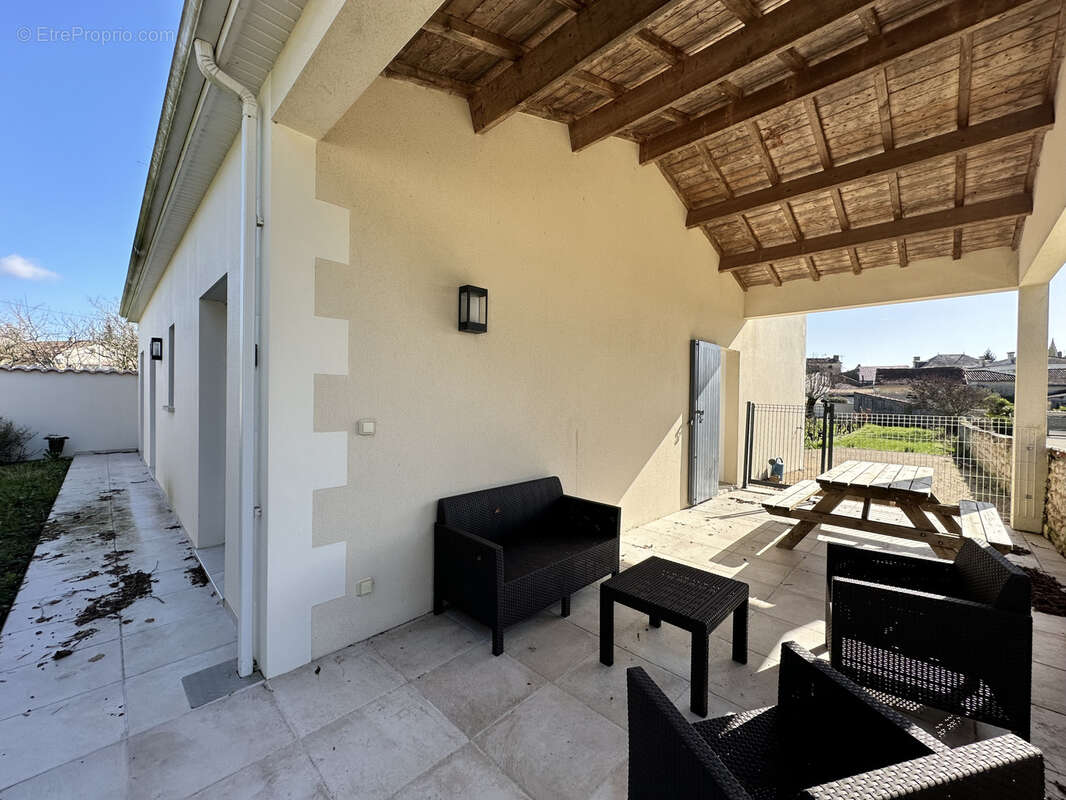 Maison à SAINT-FORT-SUR-GIRONDE