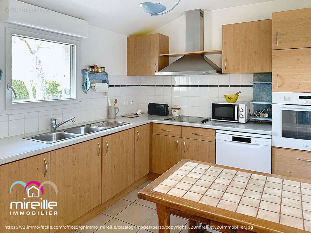 Maison à JONQUIERES-SAINT-VINCENT