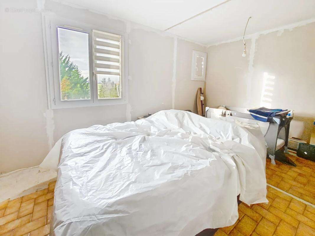 Maison à VILLETHIERRY