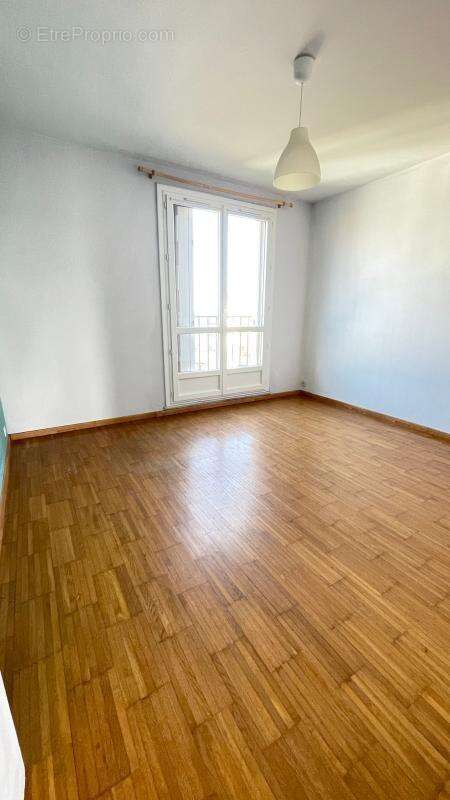 Appartement à LES ULIS