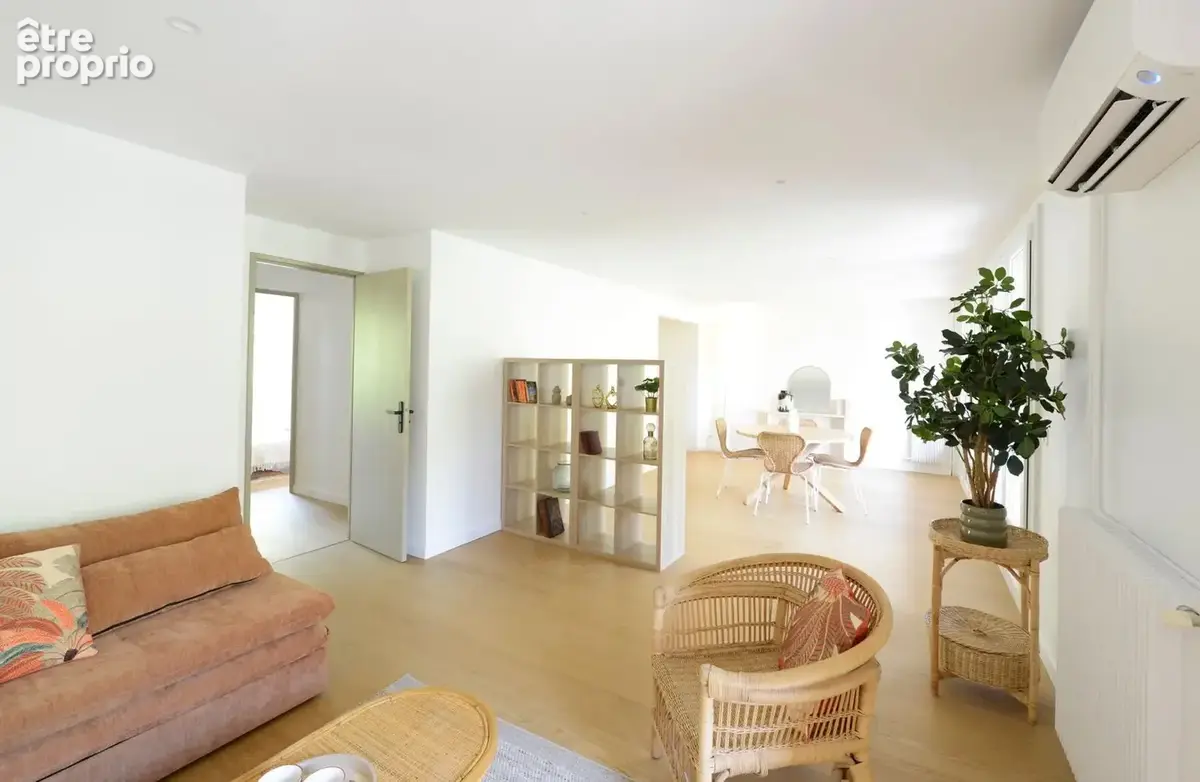 Aix en Pce Sud - Lumineux T3 rénové+cave+balcon/terrasse et box en sus - photo 2