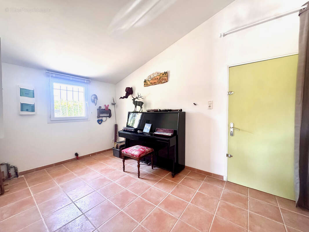 Maison à VALREAS