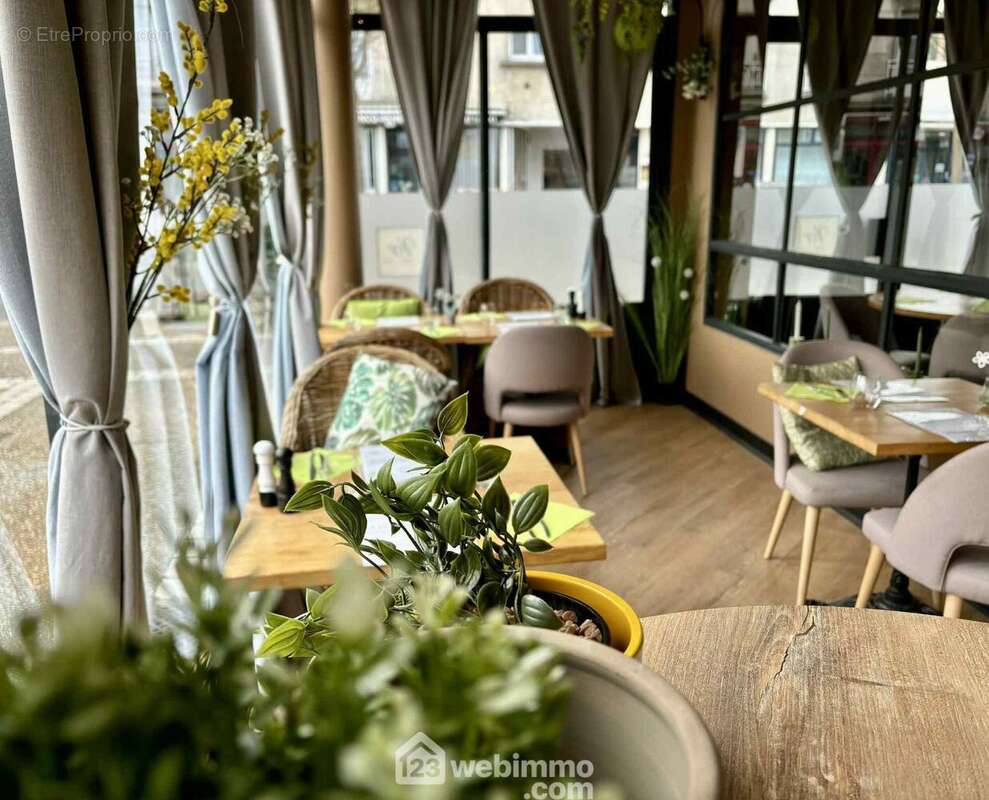 Une véranda, trés agréable - Commerce à LAON