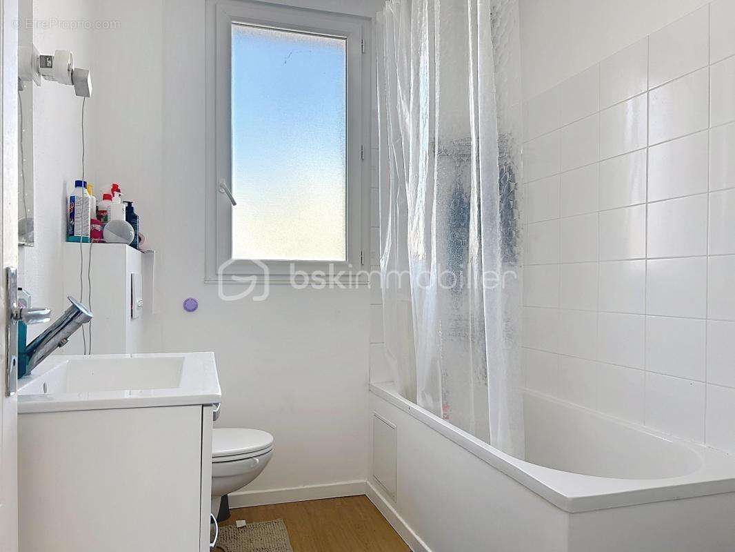 Appartement lumineux de plus de 62 m² – Vendu loué  896e– Idéal investisseur - photo 9