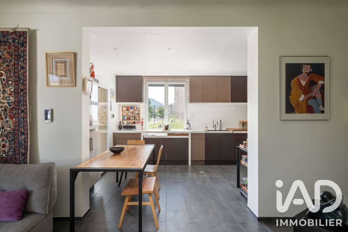 Maison 120 m² à Saint-Martin-Le-Vinoux  - photo 6