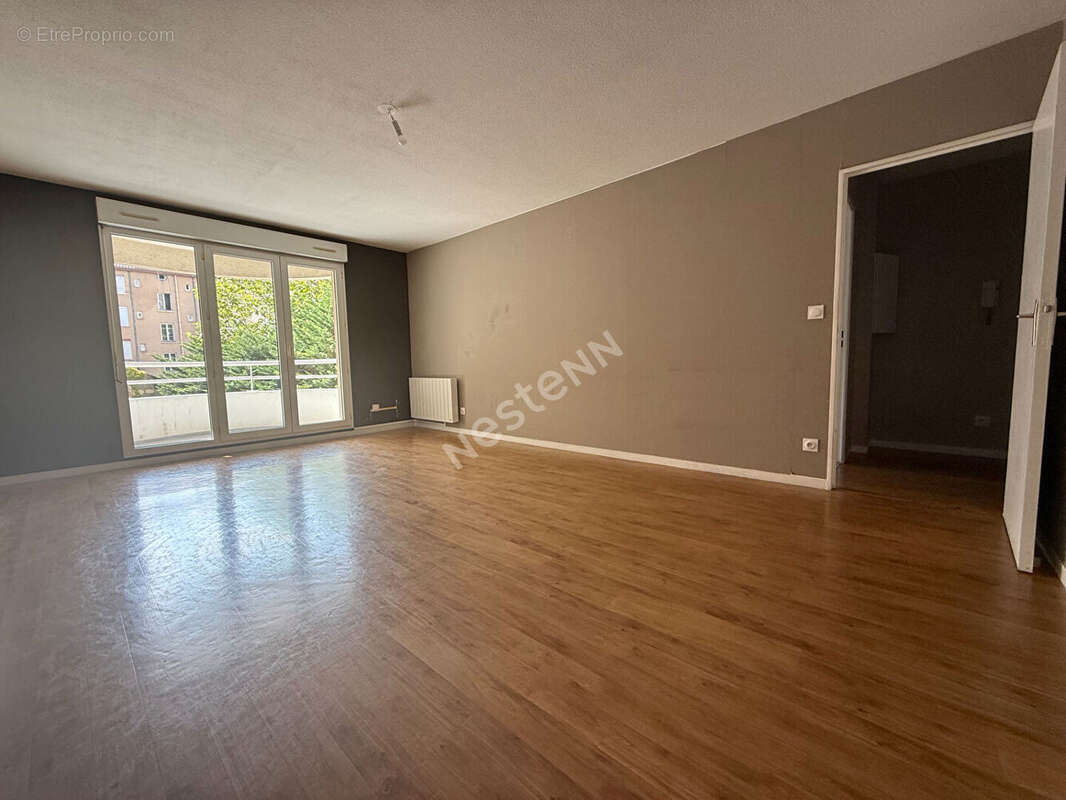 Appartement Villeurbanne 3 pièces 70.40 m2, balcon , cave, en intérieur de copropriété, lumineux, au calme - photo 2