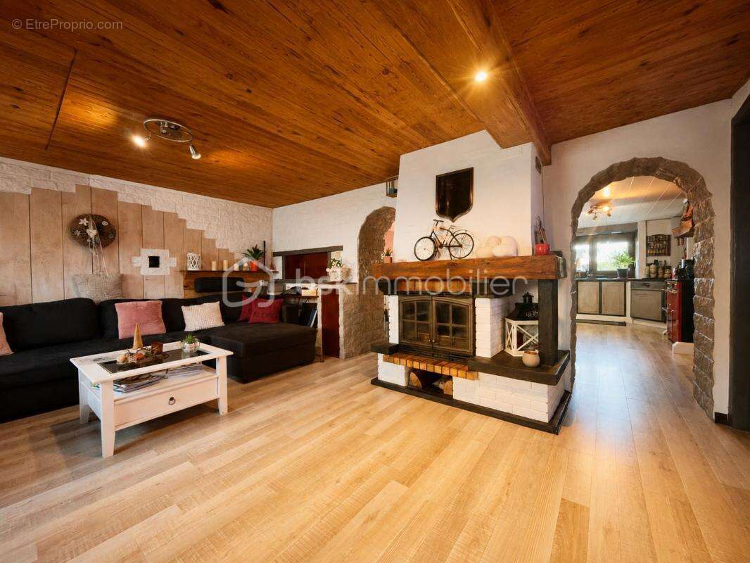 Maison de village de 128m² à BINING - photo 2