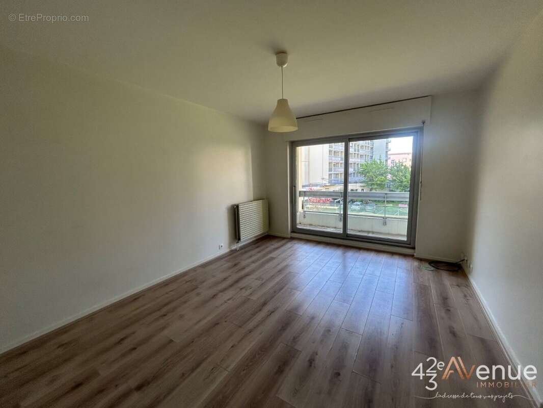 Appartement à SAINT-ETIENNE