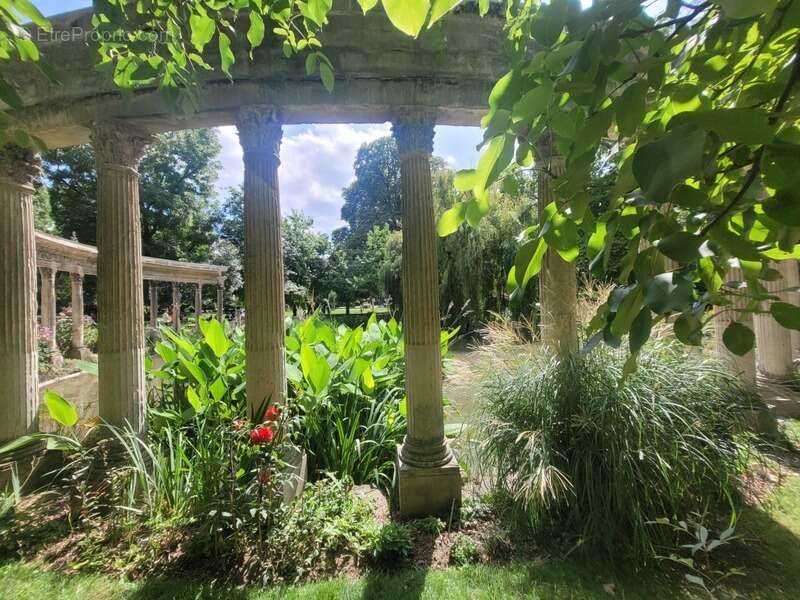 Appartement à PARIS-8E