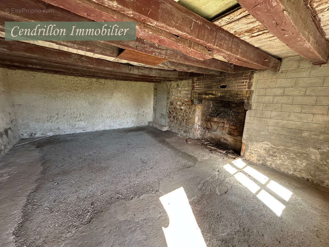 Maison à MONTBOUCHER