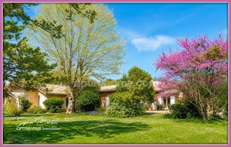 Maison à LEOGNAN