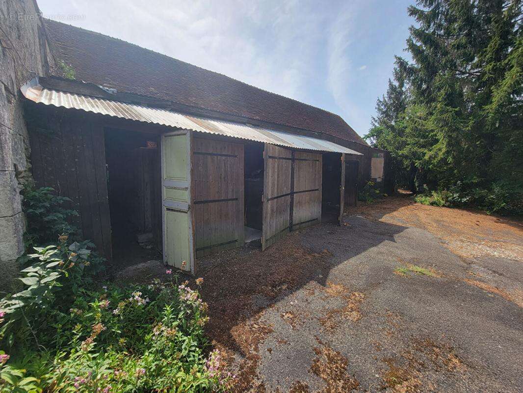 Maison à BETZ-LE-CHATEAU