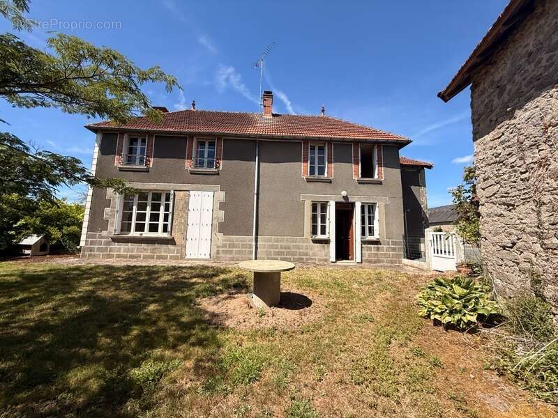 Maison en pierre de 126m², 4 chambres, avec grange 65 000 € - photo 32