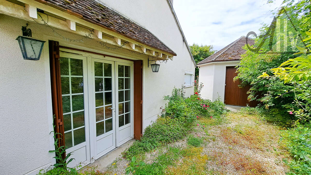 Proche BRAY SUR SEINE - Maison de 64 m2 avec 2 chambres, petit jardin avec garage - photo 2