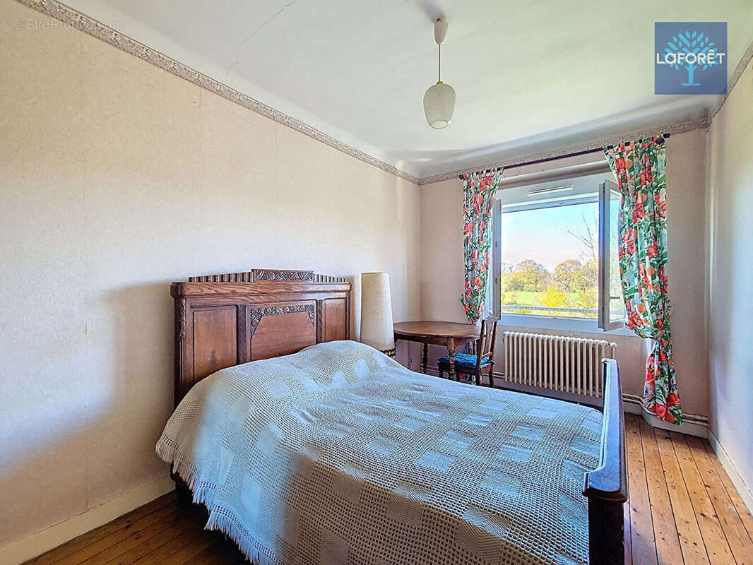 Maison à NOYAL-CHATILLON-SUR-SEICHE