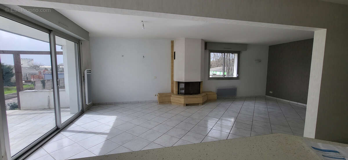 Immeuble de Bureaux Indépendants sur 574m2 de terrain. - photo 2