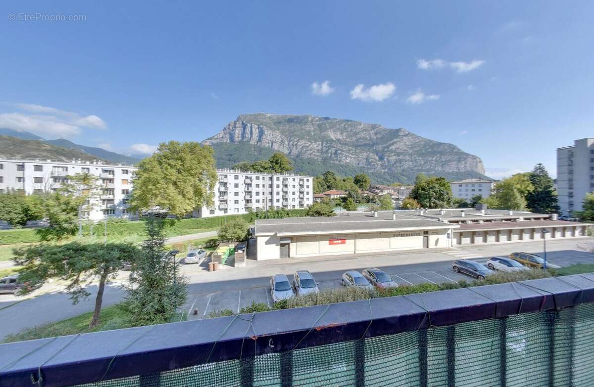 Appartement à SAINT-EGREVE