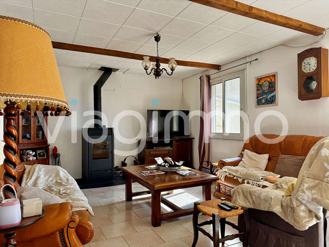 Maison à POURRIERES