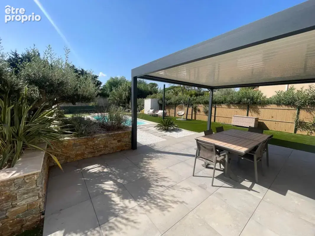 A vendre la seyne sur mer 83500 quartier sud villa 6 pieces piscine jardin - photo 8
