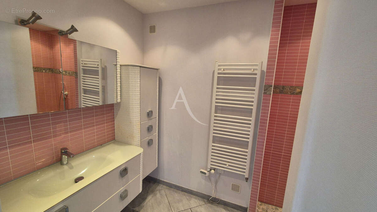 Superbe appartement dans résidence avec ascenseur à Rochefort - photo 9