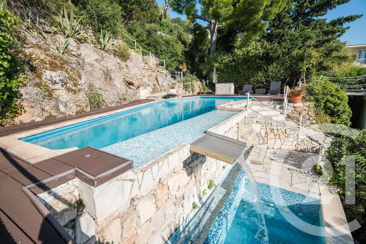 Maison 275 m² à Villefranche-Sur-Mer  - photo 3