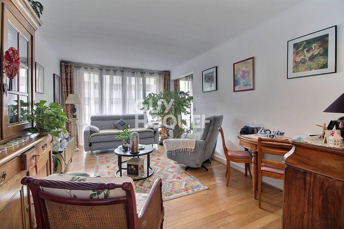 Appartement à CHAVILLE