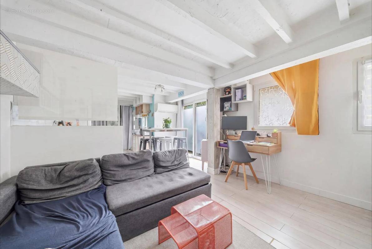 Appartement à CHARENTON-LE-PONT