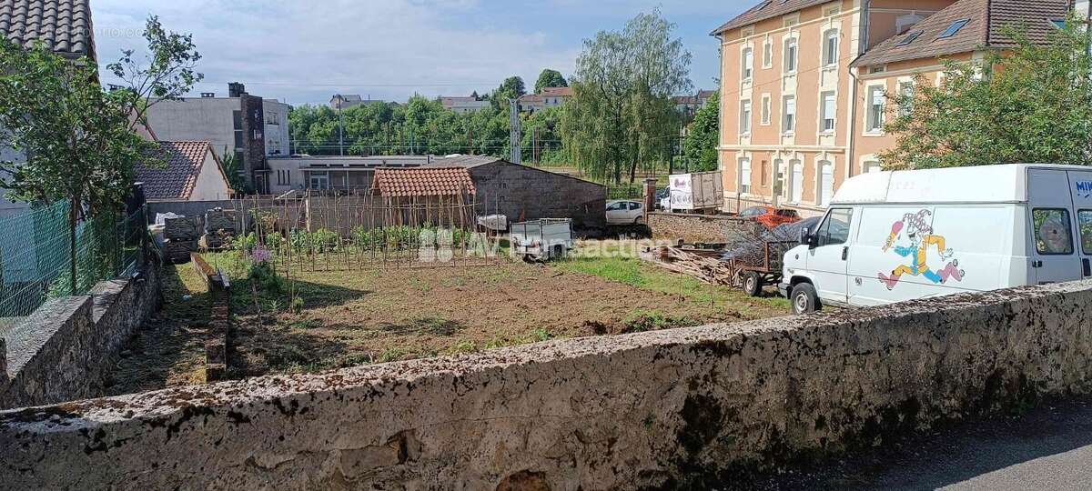 Terrain à AUDUN-LE-ROMAN