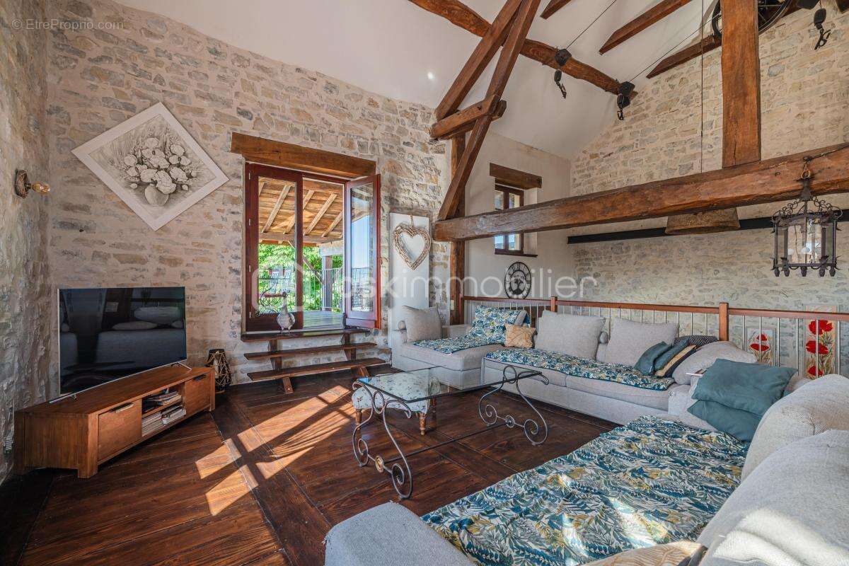 Authentique propriété de caractère 9 pièces de 362 m2 au cœur du Bugey - photo 12