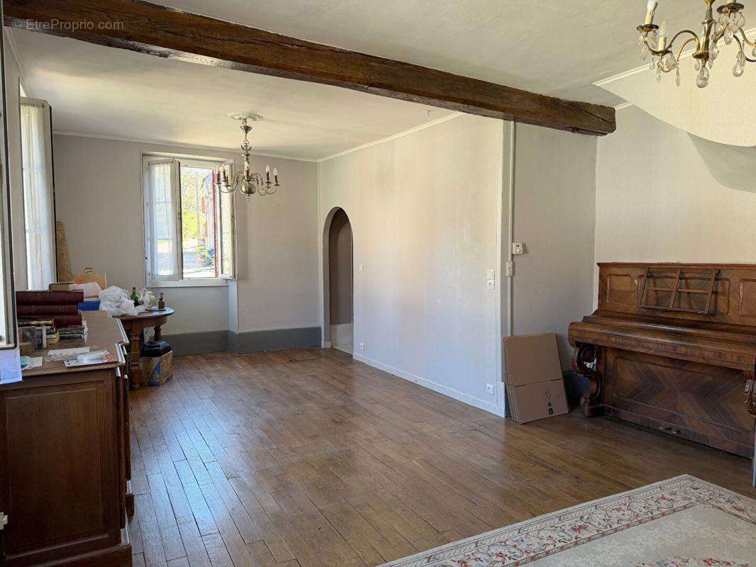 Maison ancienne 6 pièces 127 m² avec courrette de 30 m2 devant - photo 2