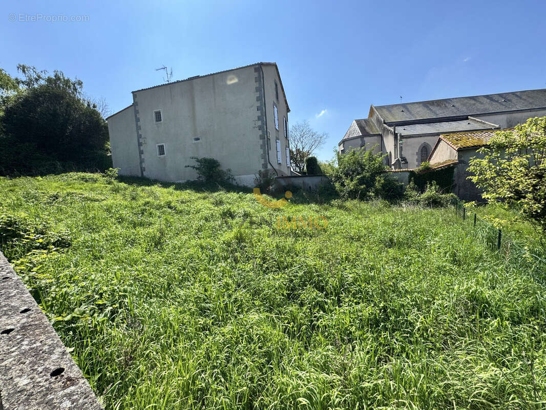 Maison à LA FORET-SUR-SEVRE