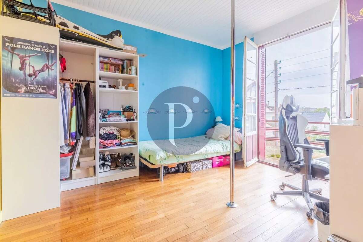 Maison à VERRIERES-LE-BUISSON