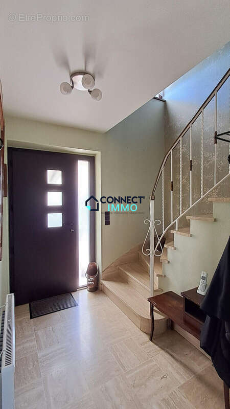 Maison 106 m² à Langonnet  - photo 3