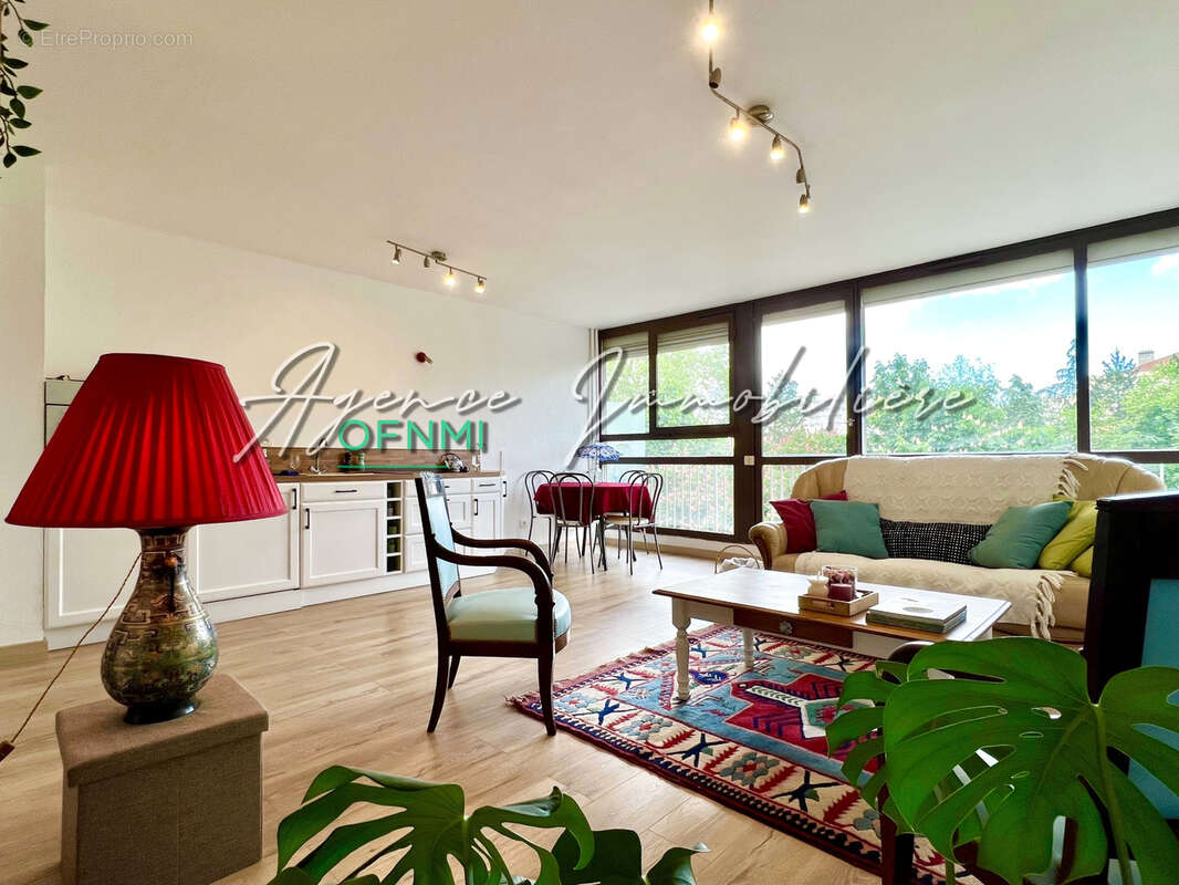 Appartement à SAINT-ETIENNE