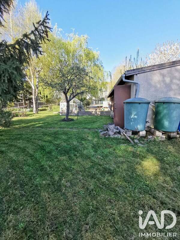 Terrain 697 m² à Soignolles-En-Brie  - photo 3