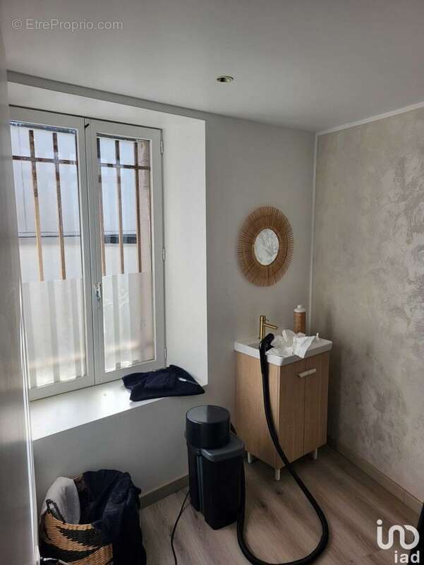 Photo 8 - Commerce à SARCELLES