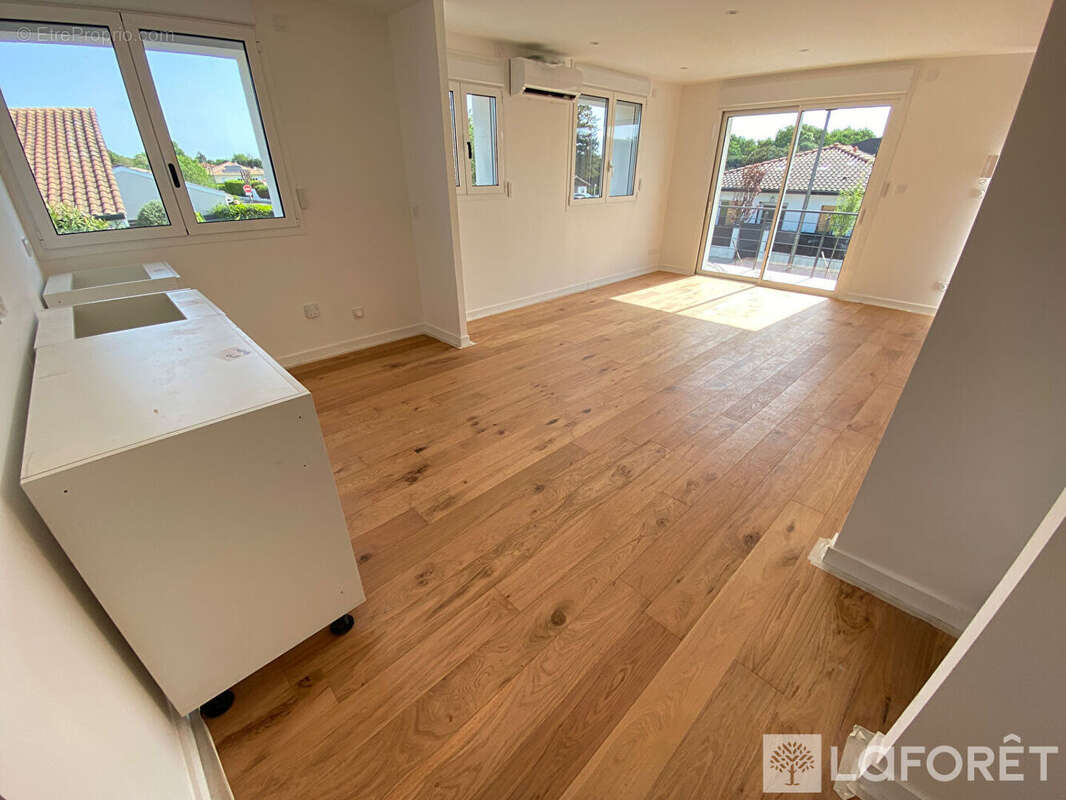 Appartement à MARTIGNAS-SUR-JALLE